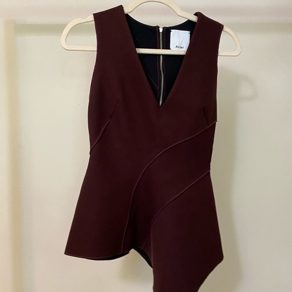 ACLER / maroon structured knit tank top Asymmetric red v neck top - Picture 4 of 6